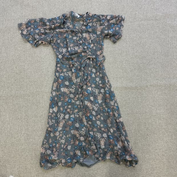 4 캘빈클라인 꽃 프릴 원피스 0415D