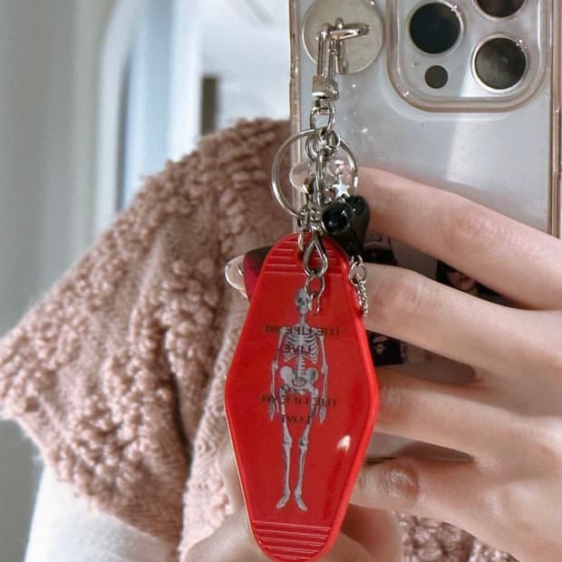 Skull Keyring Red