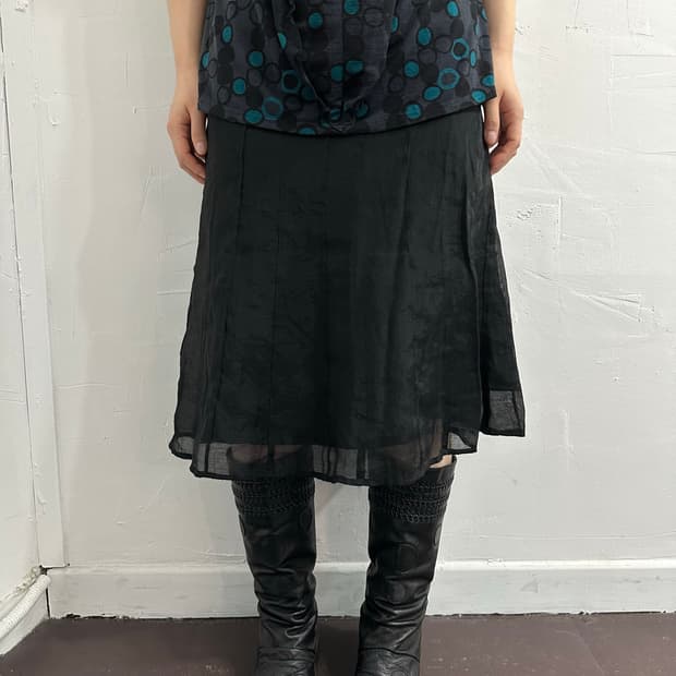 black skirt