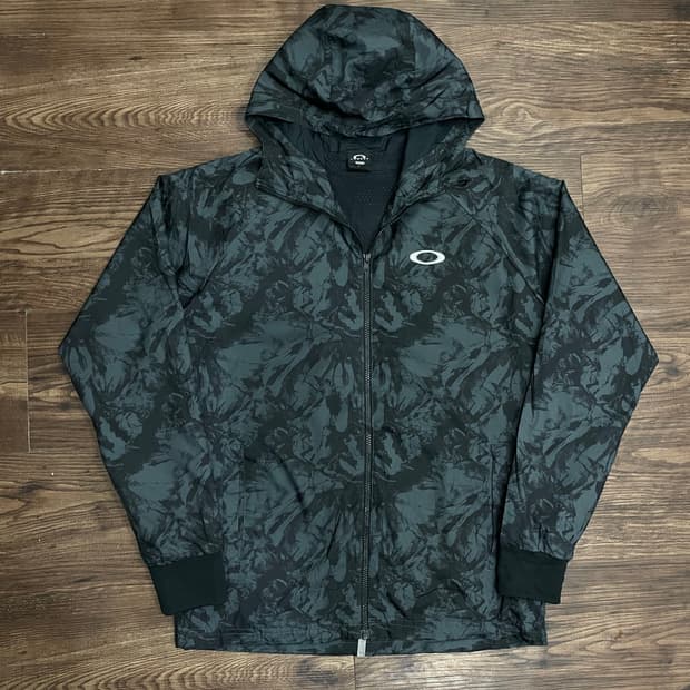 오클리 OAKLEY 고프코어 패턴 바람막이