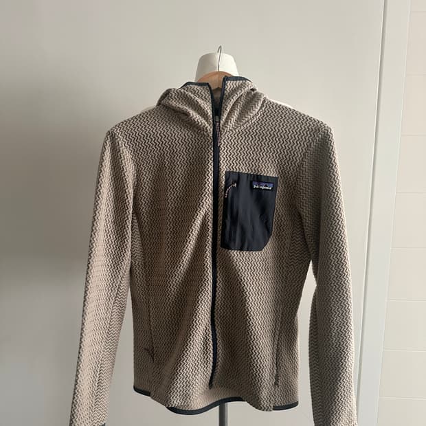 파타고니아 R1 에어 후디 남성용 스몰