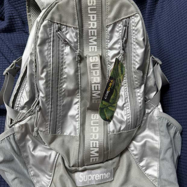 슈프림 백팩 실버 22FW Supreme Backpack Silver