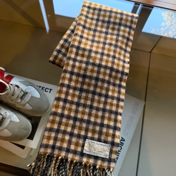 아쿠아스큐텀 캐시미어 머플러