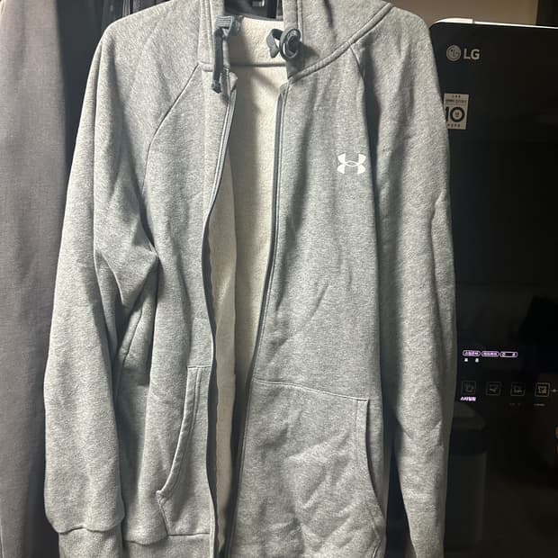 언더아머 후드집업