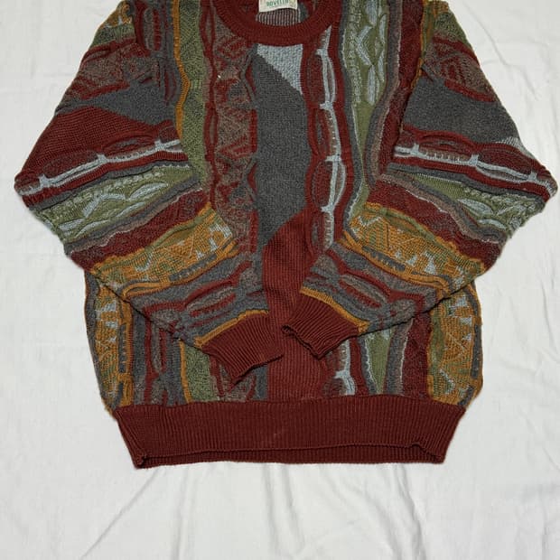 로벨로(Rovello) 클래식 케이블 니트