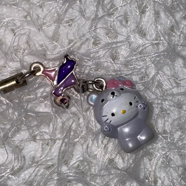 고전 키티 훗카이도 지역한정 라벤더 키티스트랩 어흥곰🐯