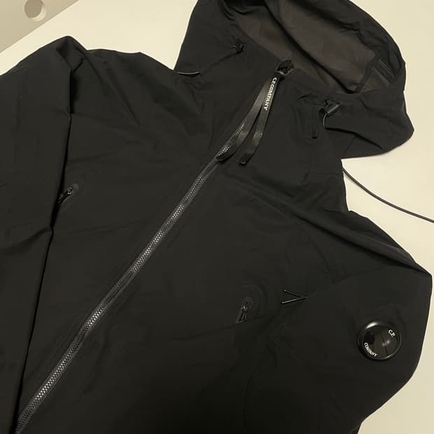 CP컴퍼니 프로텍 후드 윈드러너 52 (XL)
