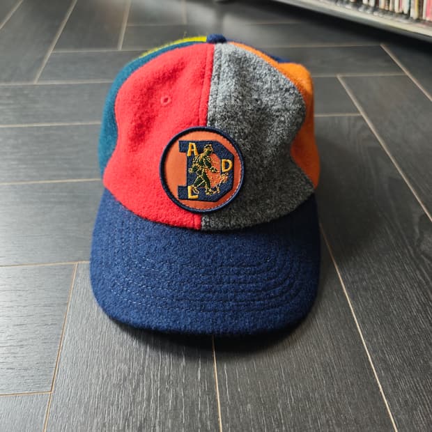 에임레온도르 드레익스 콜라보 컬러 블록 패치 볼캡 모자