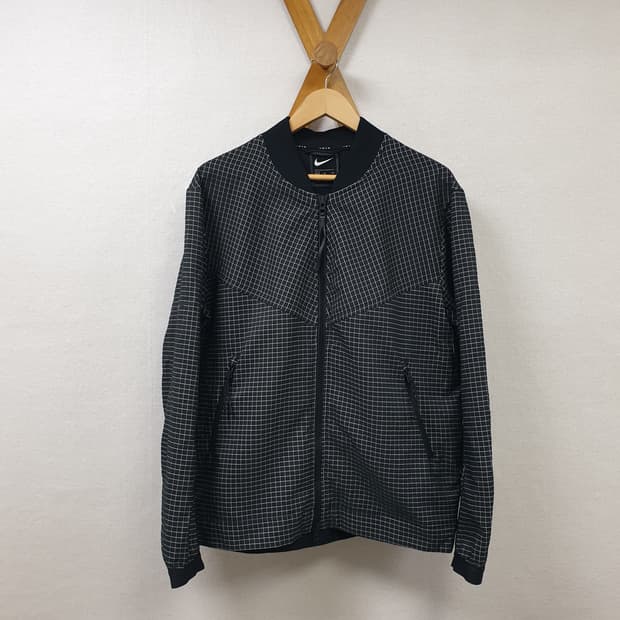 [xl/105] 나이키 테크팩 그리드 바람막이 봄버자켓
