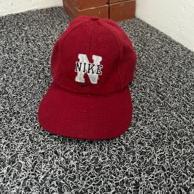 나이키 볼캡 버건디 모자