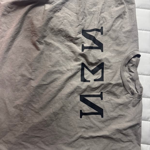 이지 x 고샤 루브친스키 YZY TS-01 티셔츠 모카