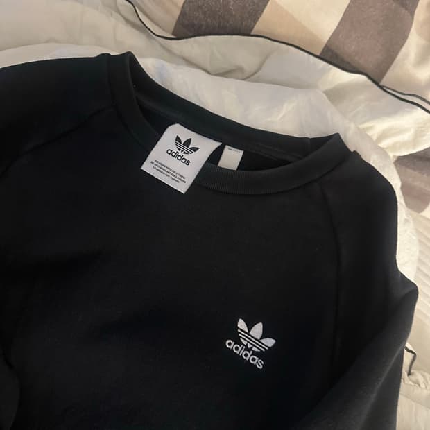 아디다스 맨투맨