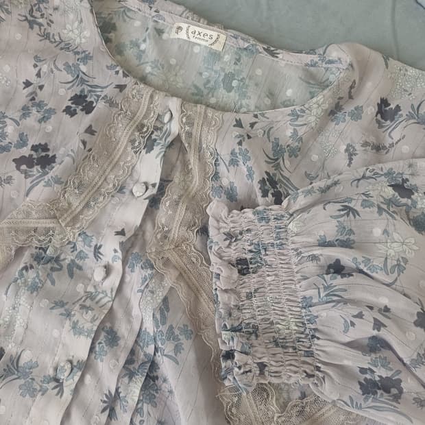 axes femme 엑시즈팜 꽃무늬 세라넥 여름 반팔 퍼프 블라우스