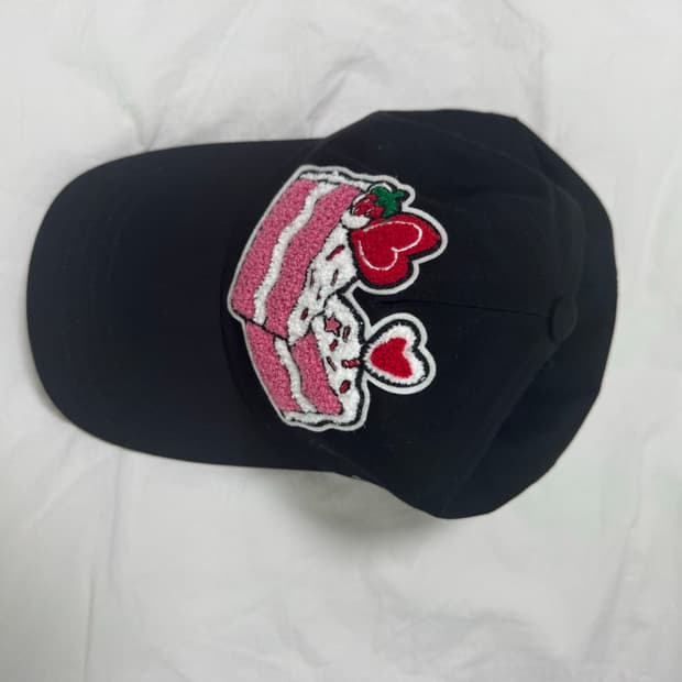 더뮤지엄비지터 케이크 볼캡