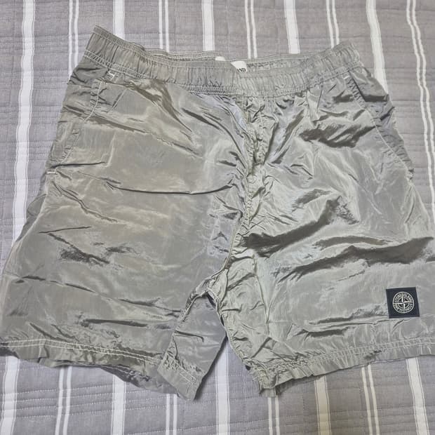스톤아일랜드 스윔팬츠(반바지)L 실버