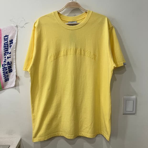81 디스이즈네버댓 로고 반팔 옐로우