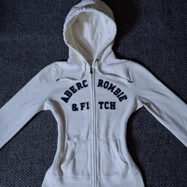 근본 디자인 아베크롬비 딱붙핏 슬림핏 후드집업 S사이즈