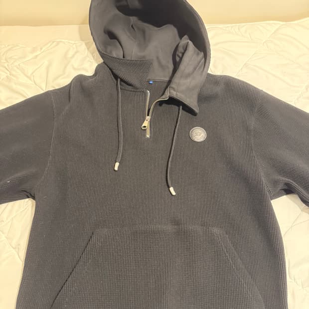 아더에러 후드집업