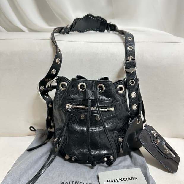 [A+ 정품] 발렌시아가 르카골 버킷백 xs 블랙