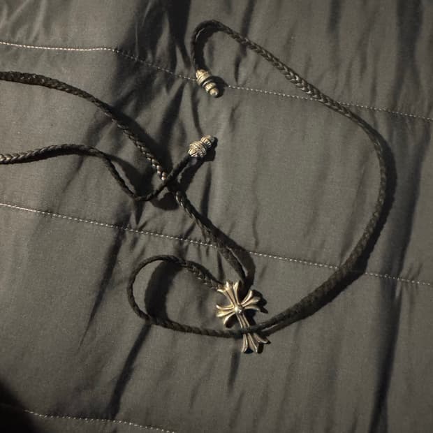 크롬하츠 스몰 크로스 레더 블레이드