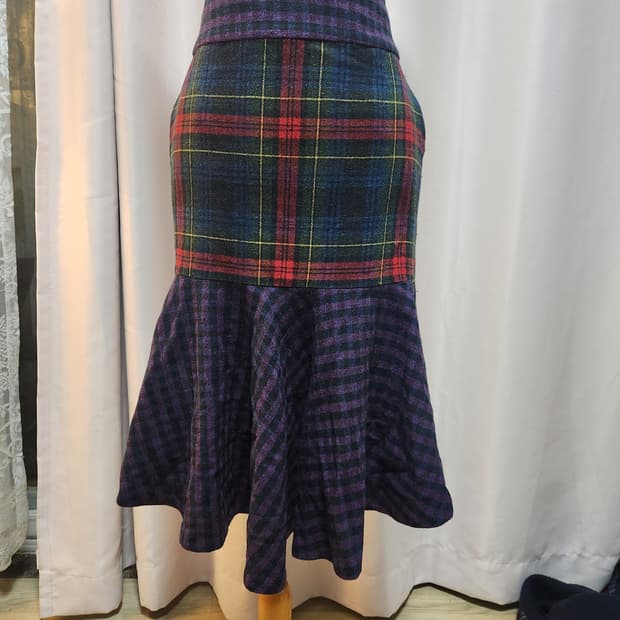 보스 브리티시 타탄체크 유니크스커트