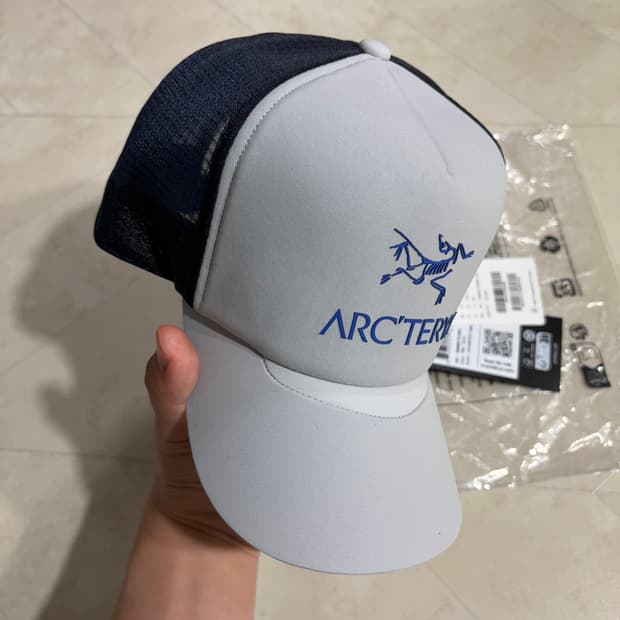 [새상품]아크테릭스 버드 워드 트러커 커브드캡