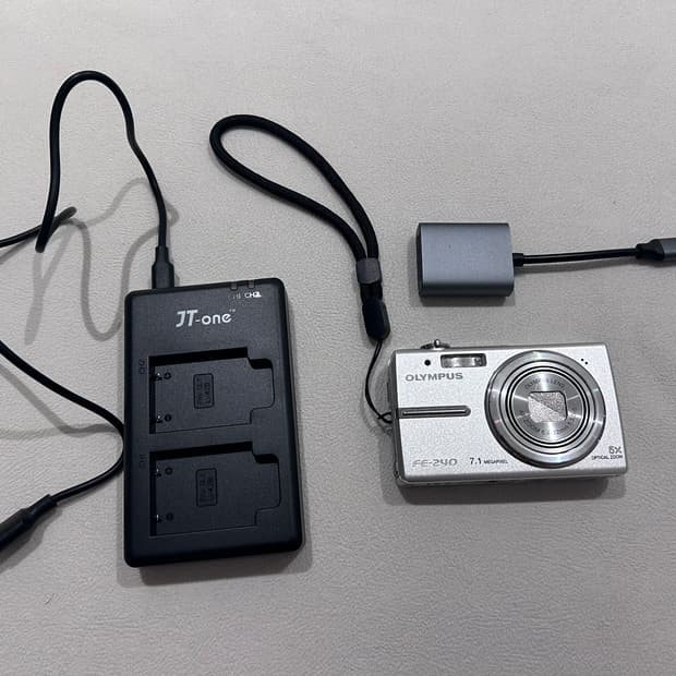 올림푸스 FE-240 디카