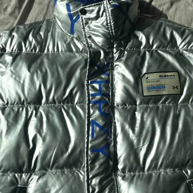 빈티지 유광 실버 푸퍼 패딩자켓