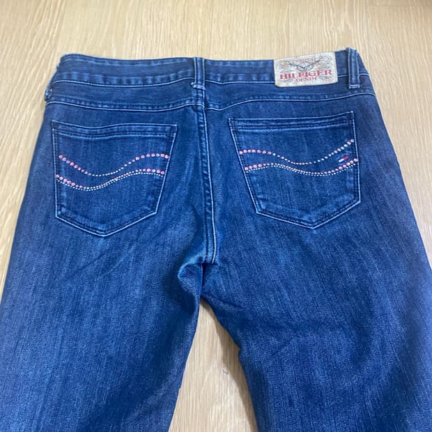 타미힐피거 스와로브스키 콜라보 26사이즈 딥블루색상 청바지