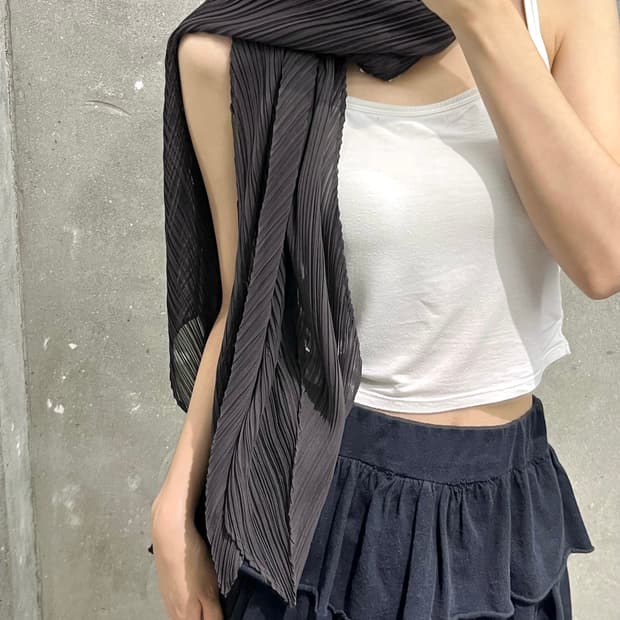 Pleats Please 플리츠플리즈 차콜브라운 스카프