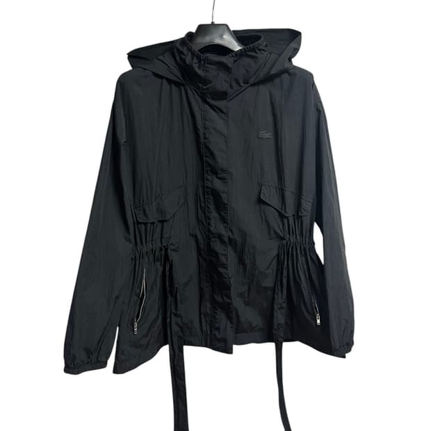 여성)라코스테 올블랙 바람막이 36size