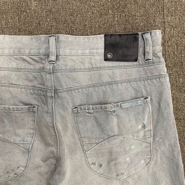 [36] 아르마니 익스체인지 테이퍼드핏 데님팬츠