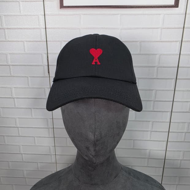 22SS 아미 스몰 하트 로고 베이스볼 캡 스냅백 캡 볼캡 블랙 새상품급