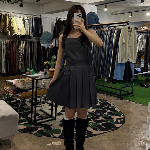 포에토 잼플리츠 홀터 드레스