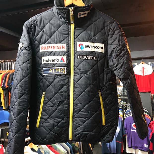 데상트 아우디 스위스 스키팀 퀼팅 자켓