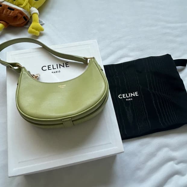 CELINE 셀린 아바백 미니  피스타치오