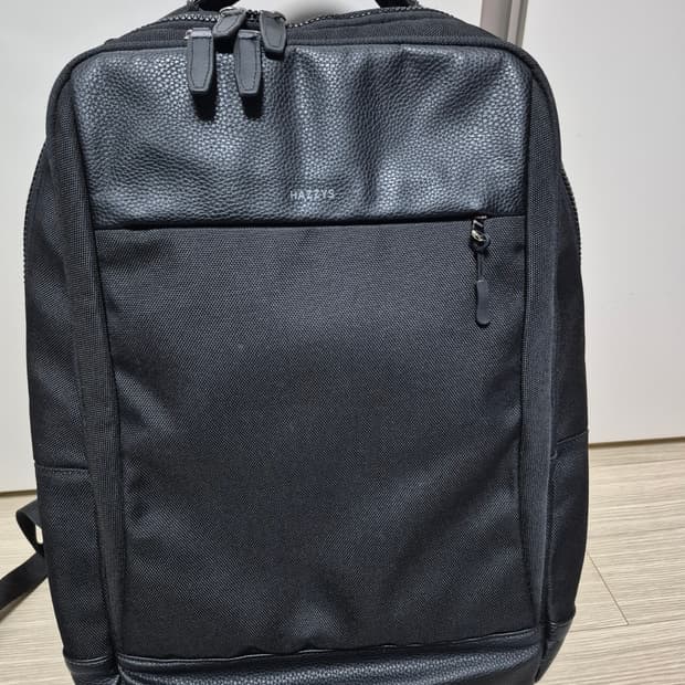 해지스 정품 백팩 가방 판매합니다