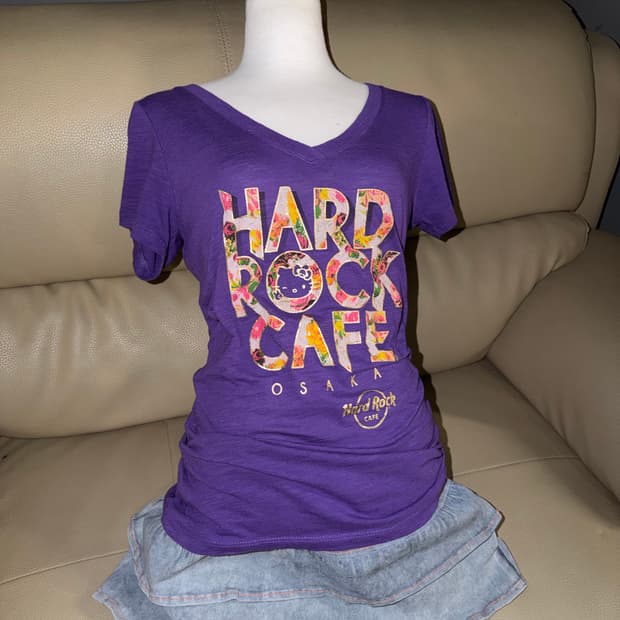 Hard rock cafe X hello kitty t-shirt 