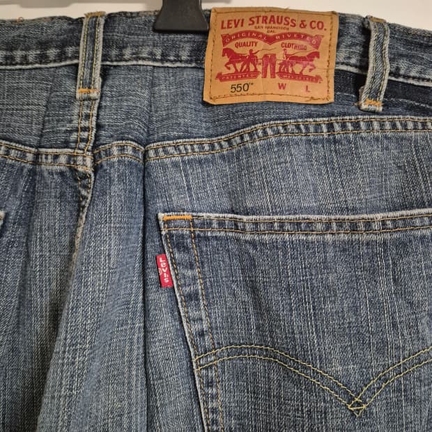 리바이스 550 허벅지42