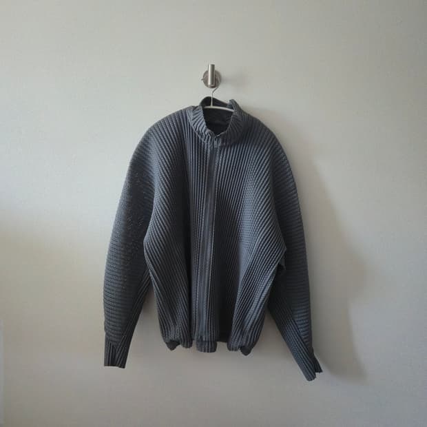 Issey Miyake 플리츠 집업
