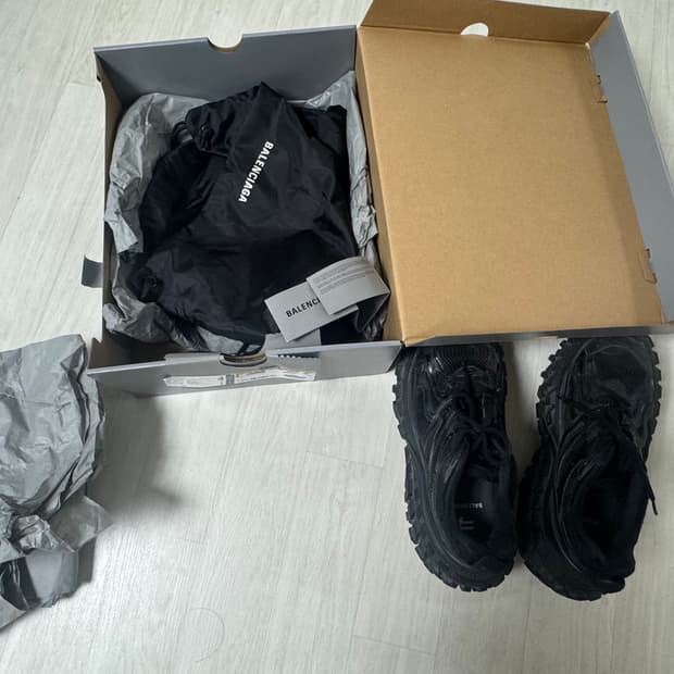 발렌시아가 디펜더 43