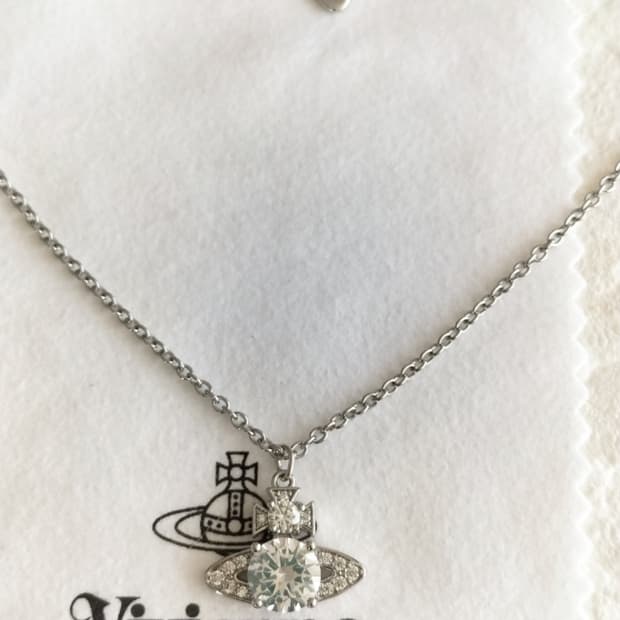 비비안웨스트우드 아카이브 화이트 크리스탈 큐빅 팬던트 목걸이