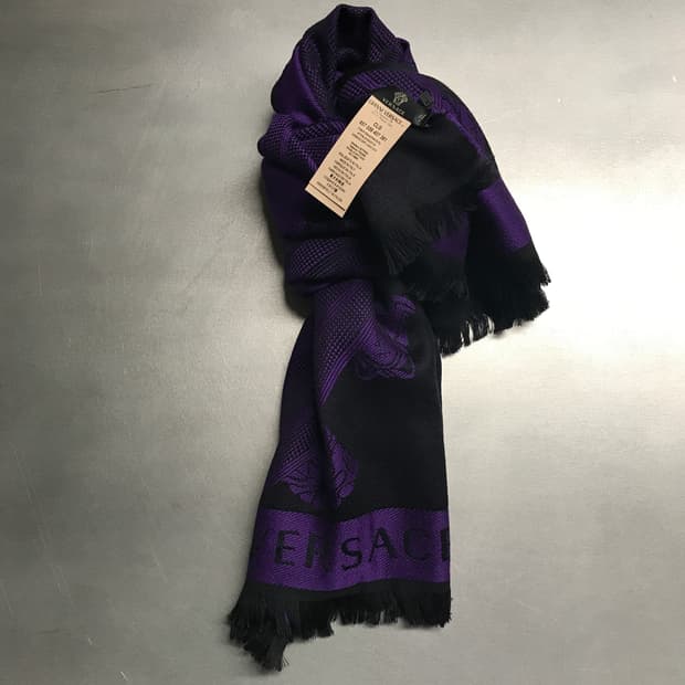 베르사체 메두사 머플러 퍼플