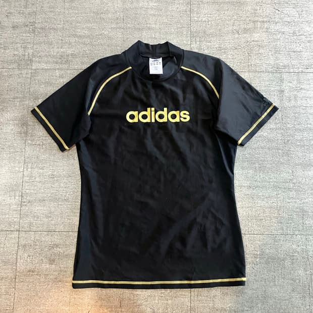 Adidas 아디다스 올드스쿨스트릿 기능성 모크넥 반폴라 반팔티셔츠