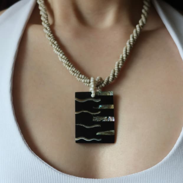Wave pendant necklace