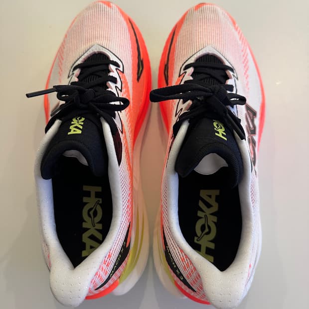 호카 마하x3 270