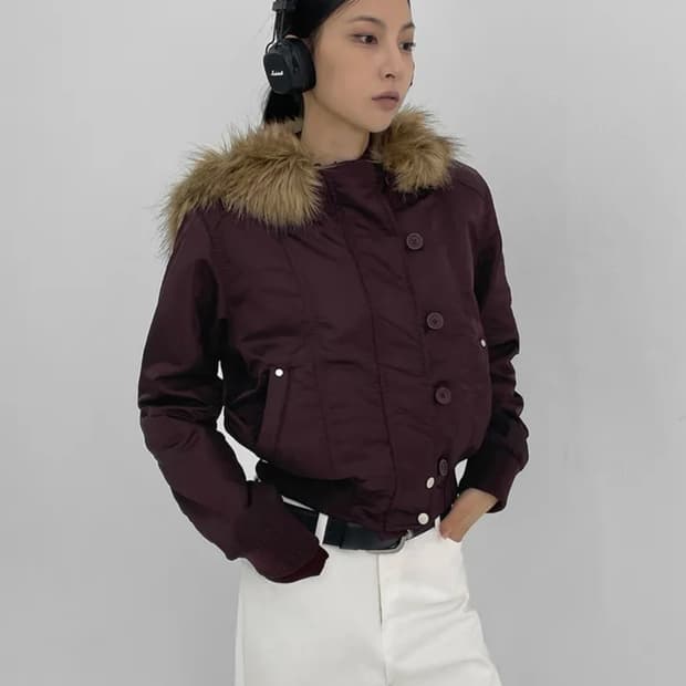 블랙업 포닐 퍼트리밍 후드 점퍼 와인