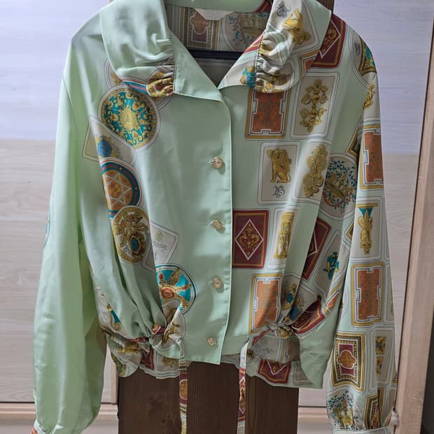 빈티지 패턴 블라우스