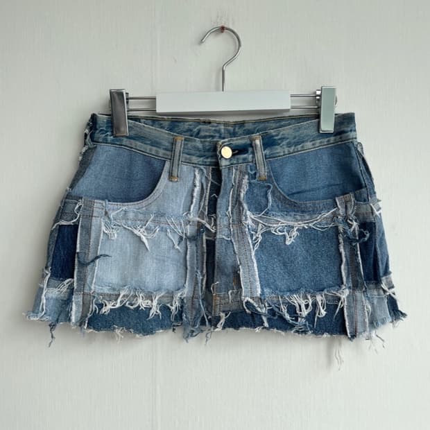 *SALE) 디스트로이드 패치 데님 스커트