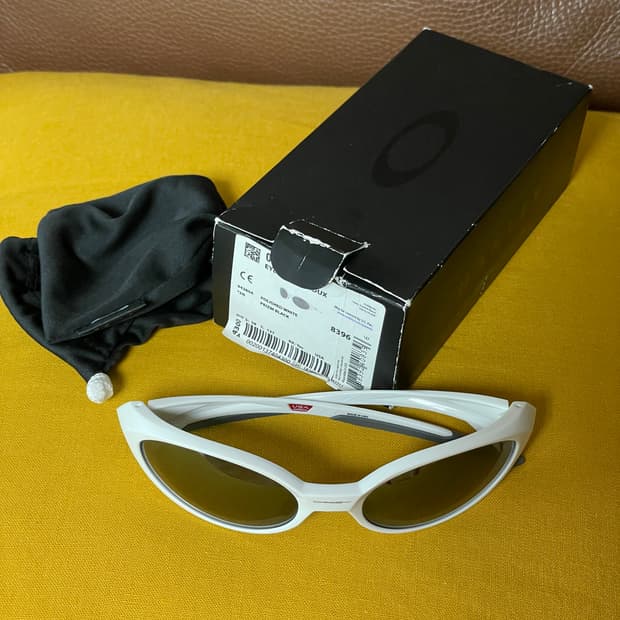 오클리 아이자켓 리덕스 화이트